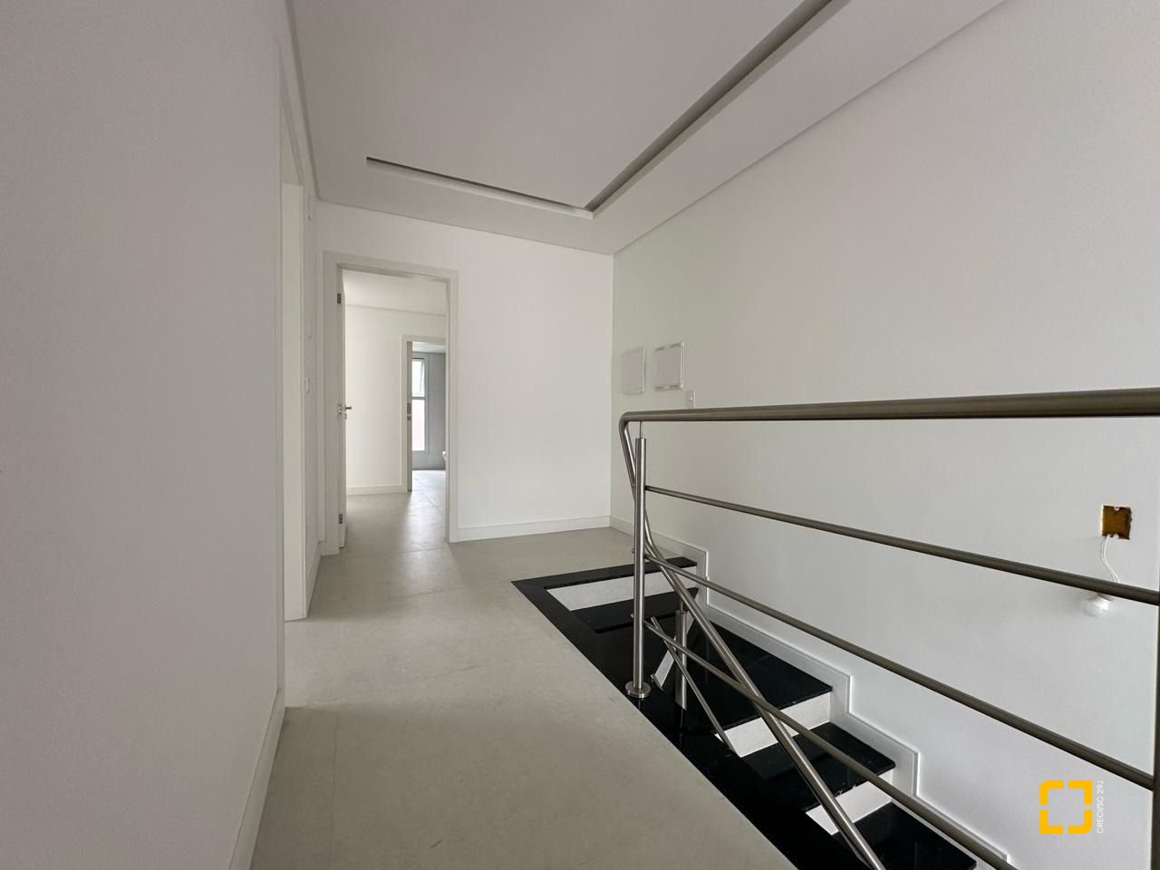 Casa com 199m², 3 quartos (sendo 3 suítes), 2 garagens, no bairro Córrego Grande em Florianópolis