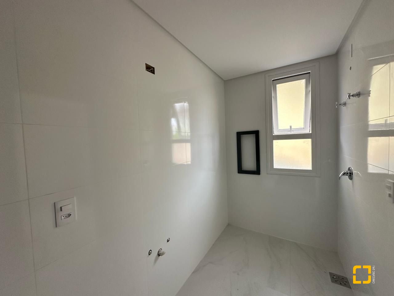 Casa com 199m², 3 quartos (sendo 3 suítes), 2 garagens, no bairro Córrego Grande em Florianópolis