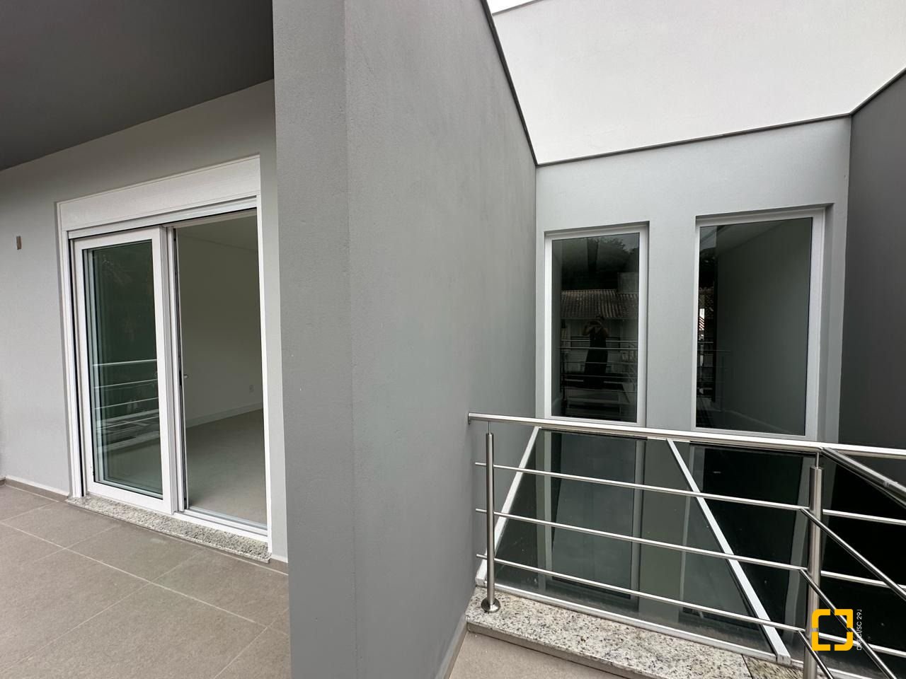 Casa com 199m², 3 quartos (sendo 3 suítes), 2 garagens, no bairro Córrego Grande em Florianópolis