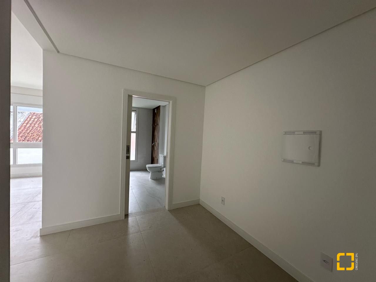 Casa com 199m², 3 quartos (sendo 3 suítes), 2 garagens, no bairro Córrego Grande em Florianópolis