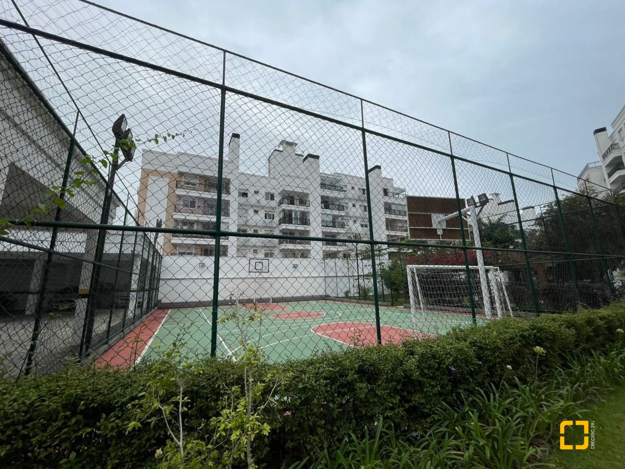 Apartamento com 100m², 3 quartos (sendo 1 suíte), 1 garagem, no bairro Abraão em Florianópolis