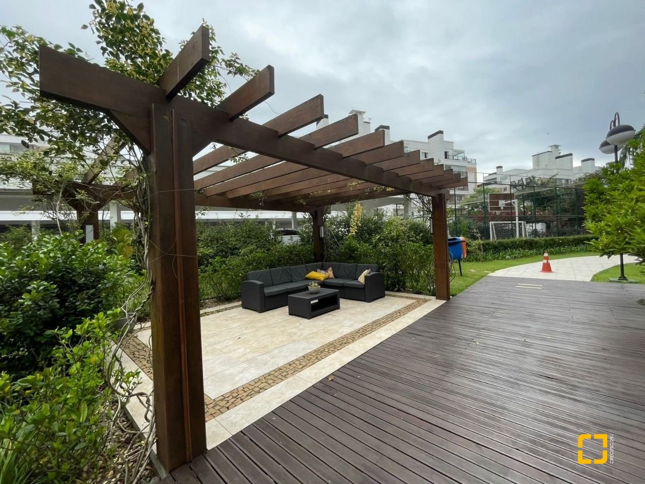Apartamento com 100m², 3 quartos (sendo 1 suíte), 1 garagem, no bairro Abraão em Florianópolis