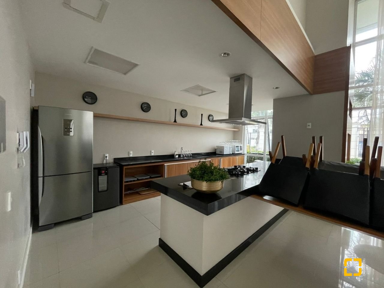 Apartamento com 100m², 3 quartos (sendo 1 suíte), 1 garagem, no bairro Abraão em Florianópolis