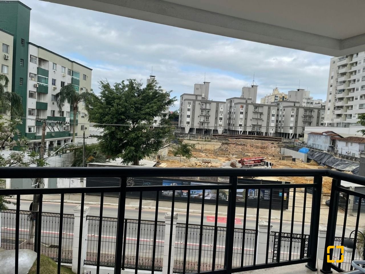 Apartamento com 100m², 3 quartos (sendo 1 suíte), 1 garagem, no bairro Abraão em Florianópolis