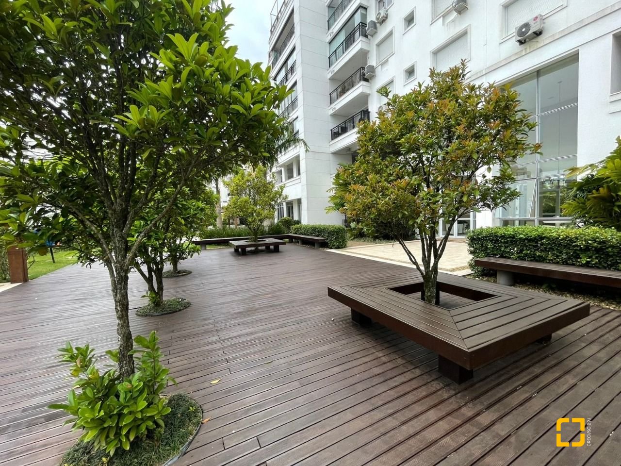 Apartamento com 100m², 3 quartos (sendo 1 suíte), 1 garagem, no bairro Abraão em Florianópolis