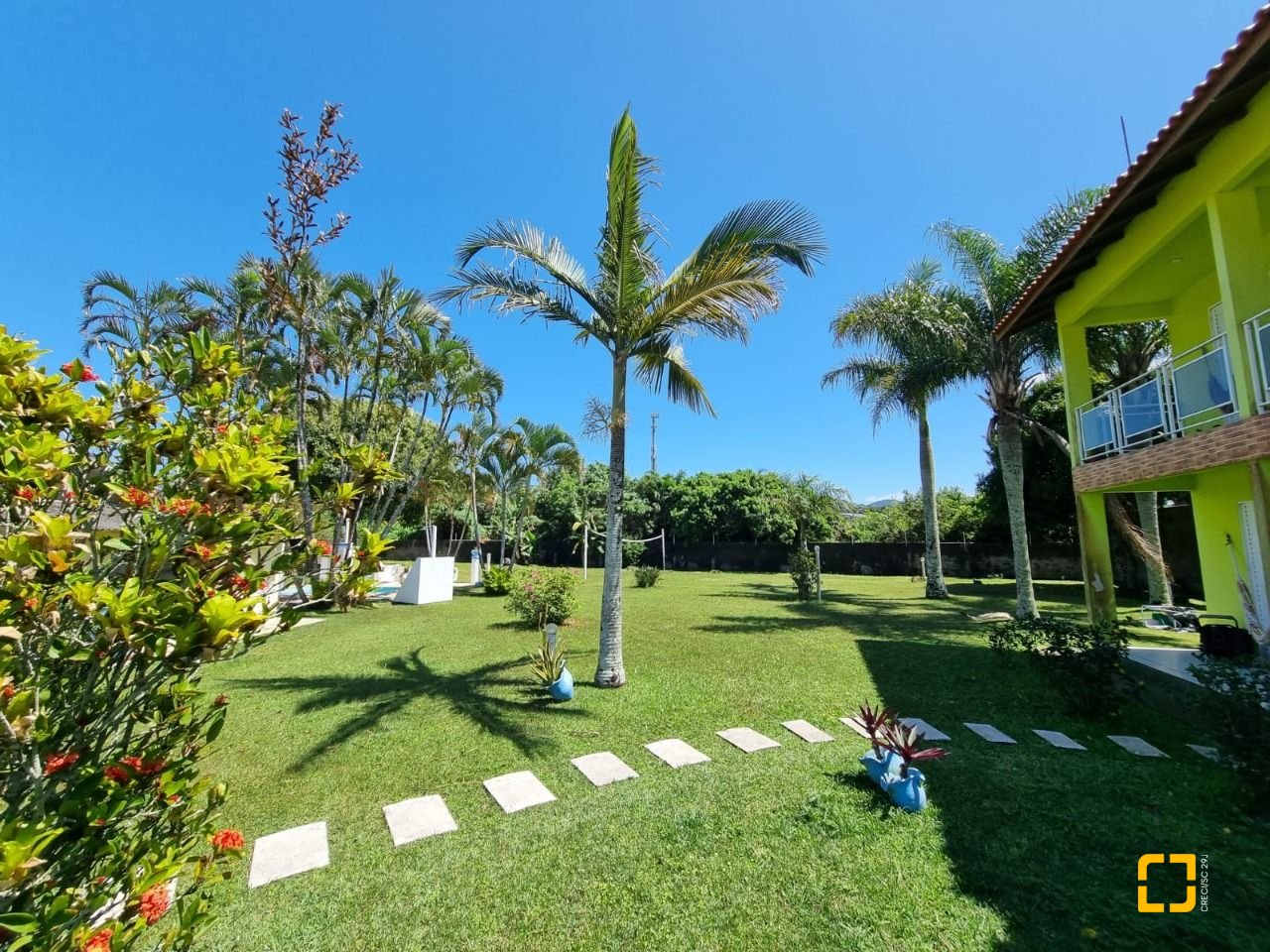 Hotel com 200m², 7 quartos, 5 garagens, no bairro Barra da Lagoa em Florianópolis