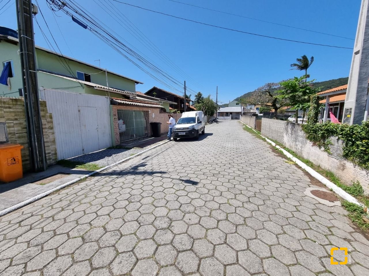 Hotel com 200m², 7 quartos, 5 garagens, no bairro Barra da Lagoa em Florianópolis