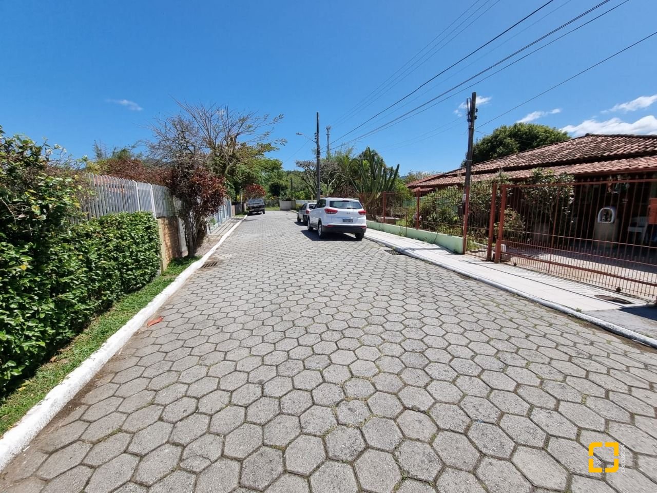 Hotel com 200m², 7 quartos, 5 garagens, no bairro Barra da Lagoa em Florianópolis