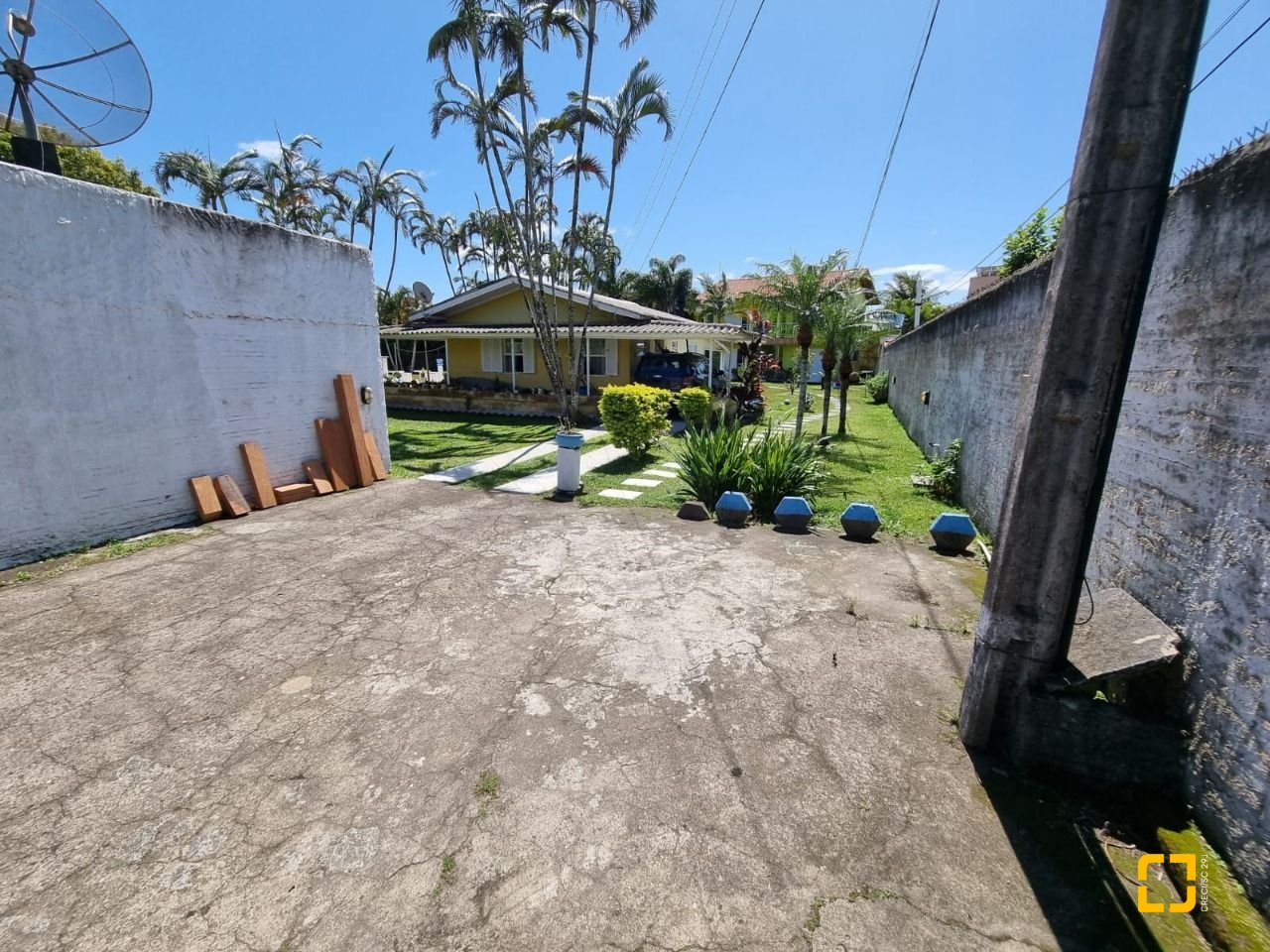 Hotel com 200m², 7 quartos, 5 garagens, no bairro Barra da Lagoa em Florianópolis