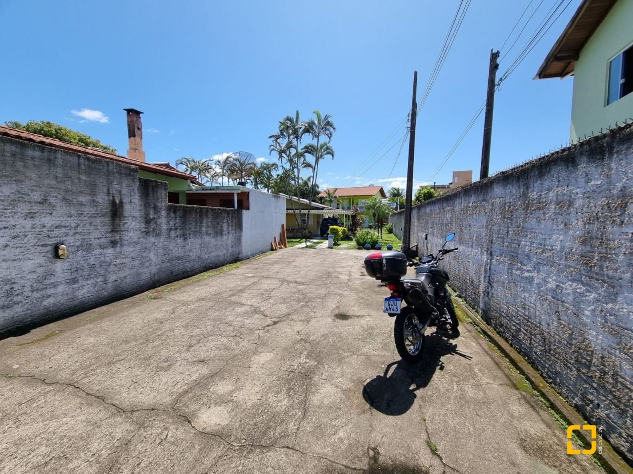 Hotel com 200m², 7 quartos, 5 garagens, no bairro Barra da Lagoa em Florianópolis