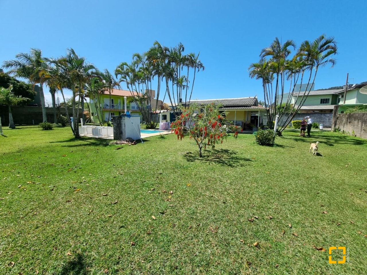 Hotel com 200m², 7 quartos, 5 garagens, no bairro Barra da Lagoa em Florianópolis
