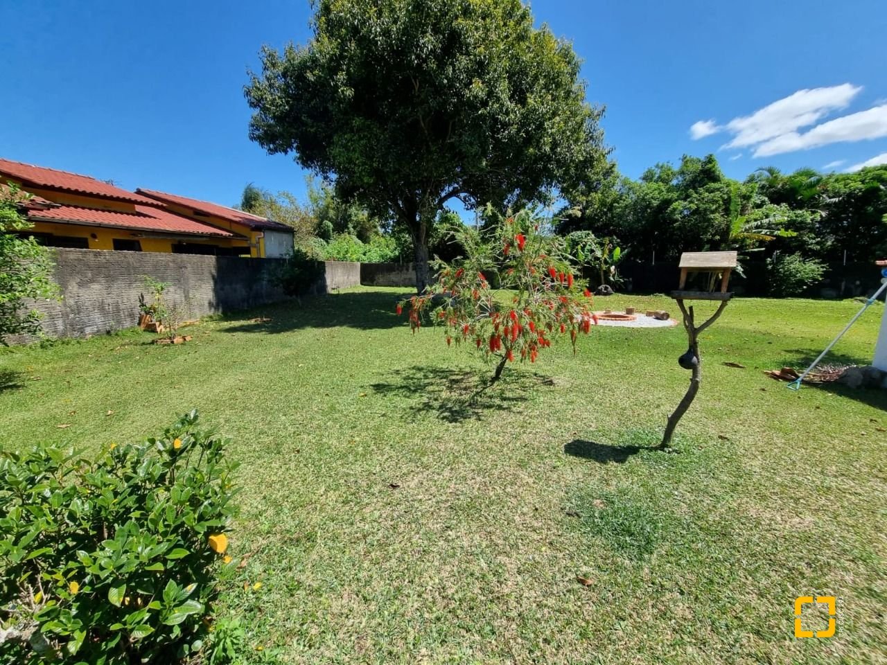 Hotel com 200m², 7 quartos, 5 garagens, no bairro Barra da Lagoa em Florianópolis