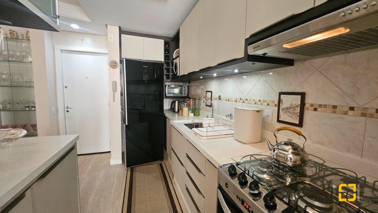 Apartamento com 90m², 4 quartos (sendo 2 suítes), 1 garagem, no bairro Canasvieiras em Florianópolis