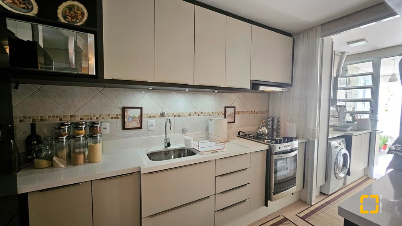 Apartamento com 90m², 4 quartos (sendo 2 suítes), 1 garagem, no bairro Canasvieiras em Florianópolis