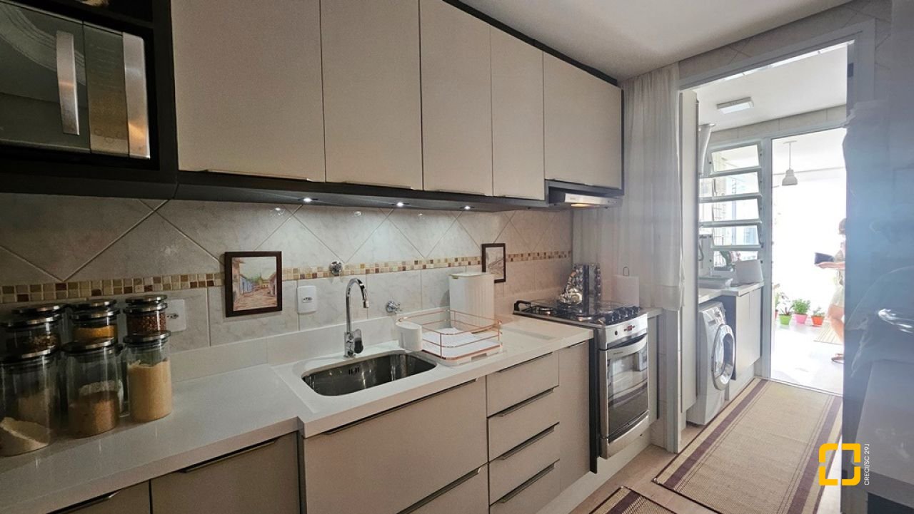Apartamento com 90m², 4 quartos (sendo 2 suítes), 1 garagem, no bairro Canasvieiras em Florianópolis