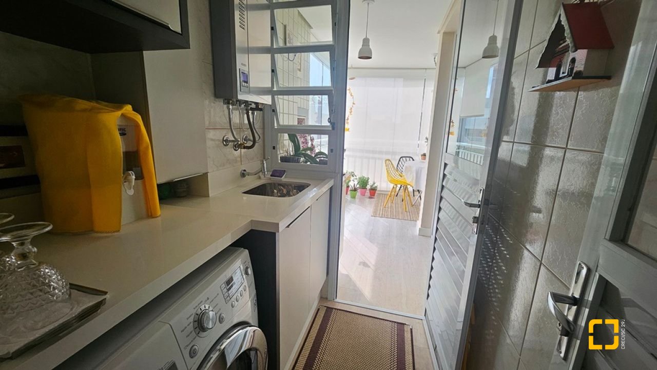 Apartamento com 90m², 4 quartos (sendo 2 suítes), 1 garagem, no bairro Canasvieiras em Florianópolis