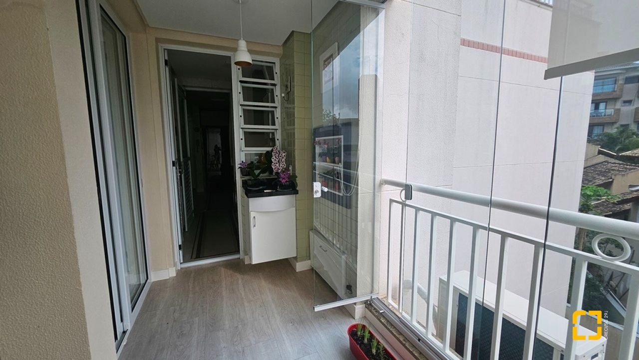 Apartamento com 90m², 4 quartos (sendo 2 suítes), 1 garagem, no bairro Canasvieiras em Florianópolis