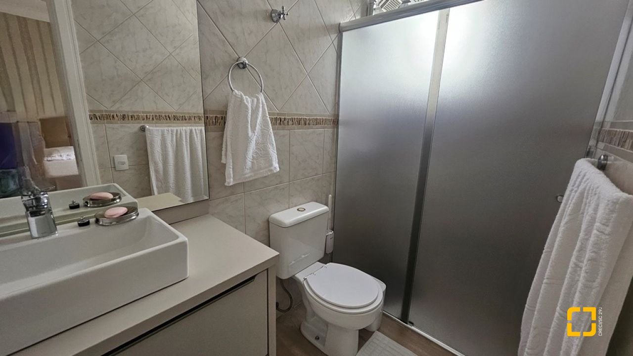 Apartamento com 90m², 4 quartos (sendo 2 suítes), 1 garagem, no bairro Canasvieiras em Florianópolis