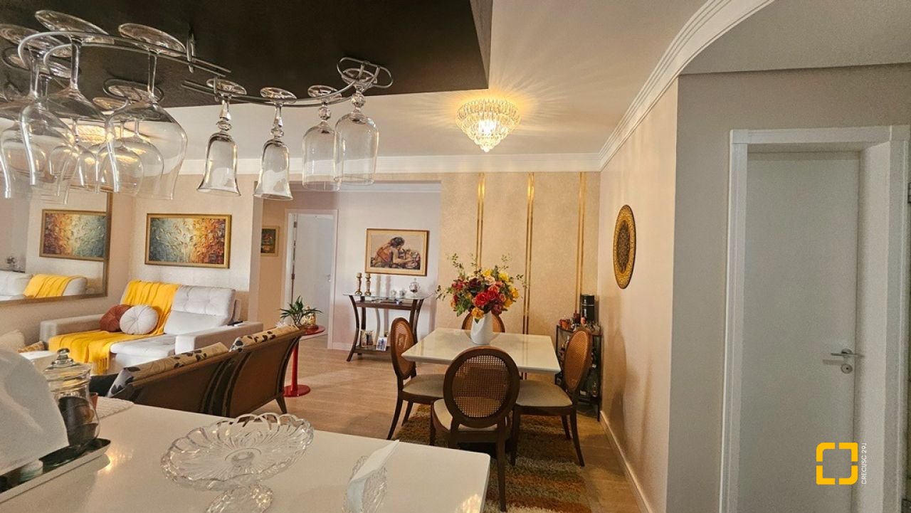 Apartamento com 90m², 4 quartos (sendo 2 suítes), 1 garagem, no bairro Canasvieiras em Florianópolis