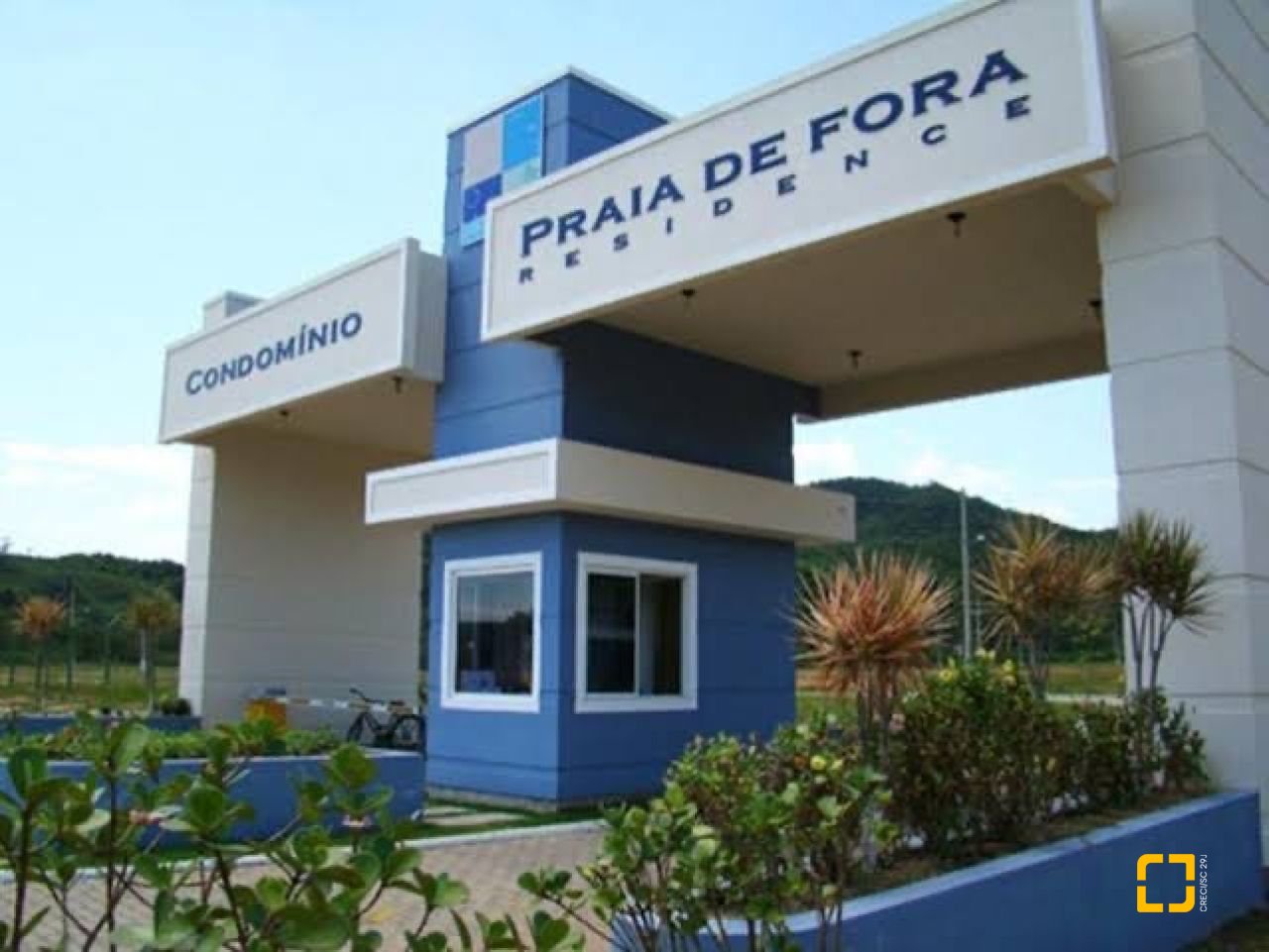 Casa de Condomínio com 137m², 3 quartos (sendo 1 suíte), 2 garagens, no bairro Praia de Fora em Palhoça