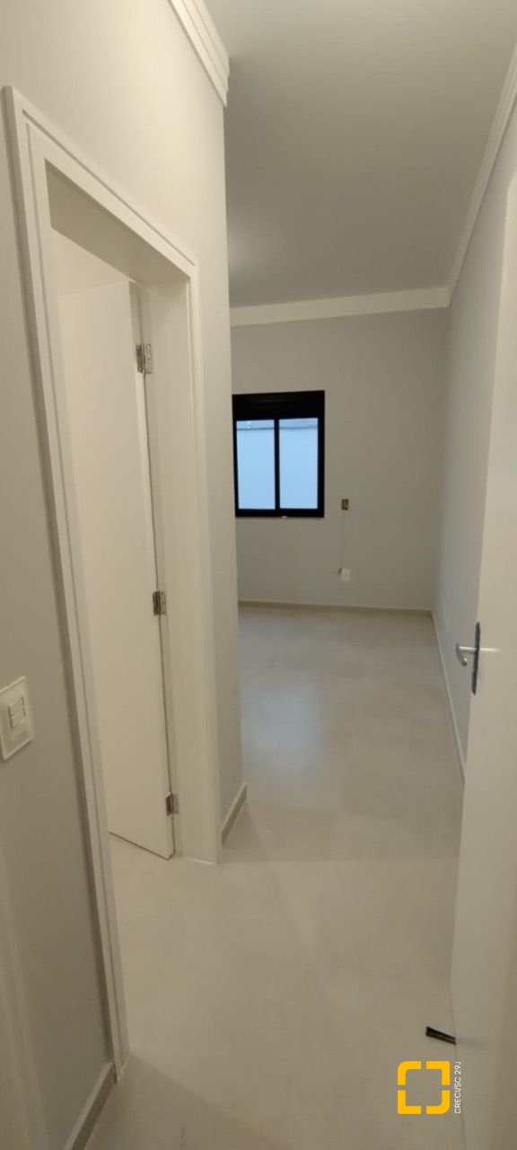 Casa de Condomínio com 137m², 3 quartos (sendo 1 suíte), 2 garagens, no bairro Praia de Fora em Palhoça