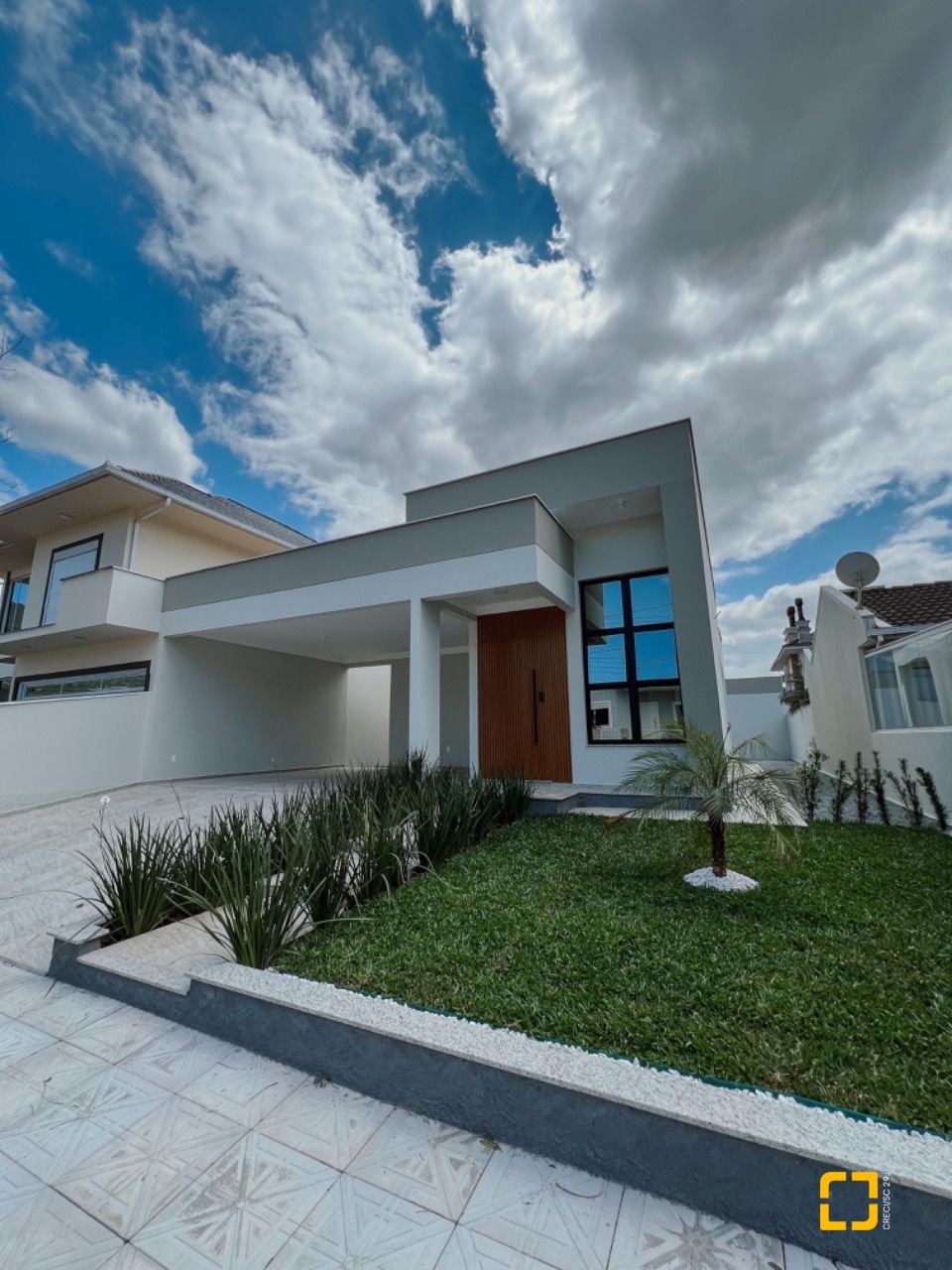 Casa de Condomínio com 137m², 3 quartos (sendo 1 suíte), 2 garagens, no bairro Praia de Fora em Palhoça