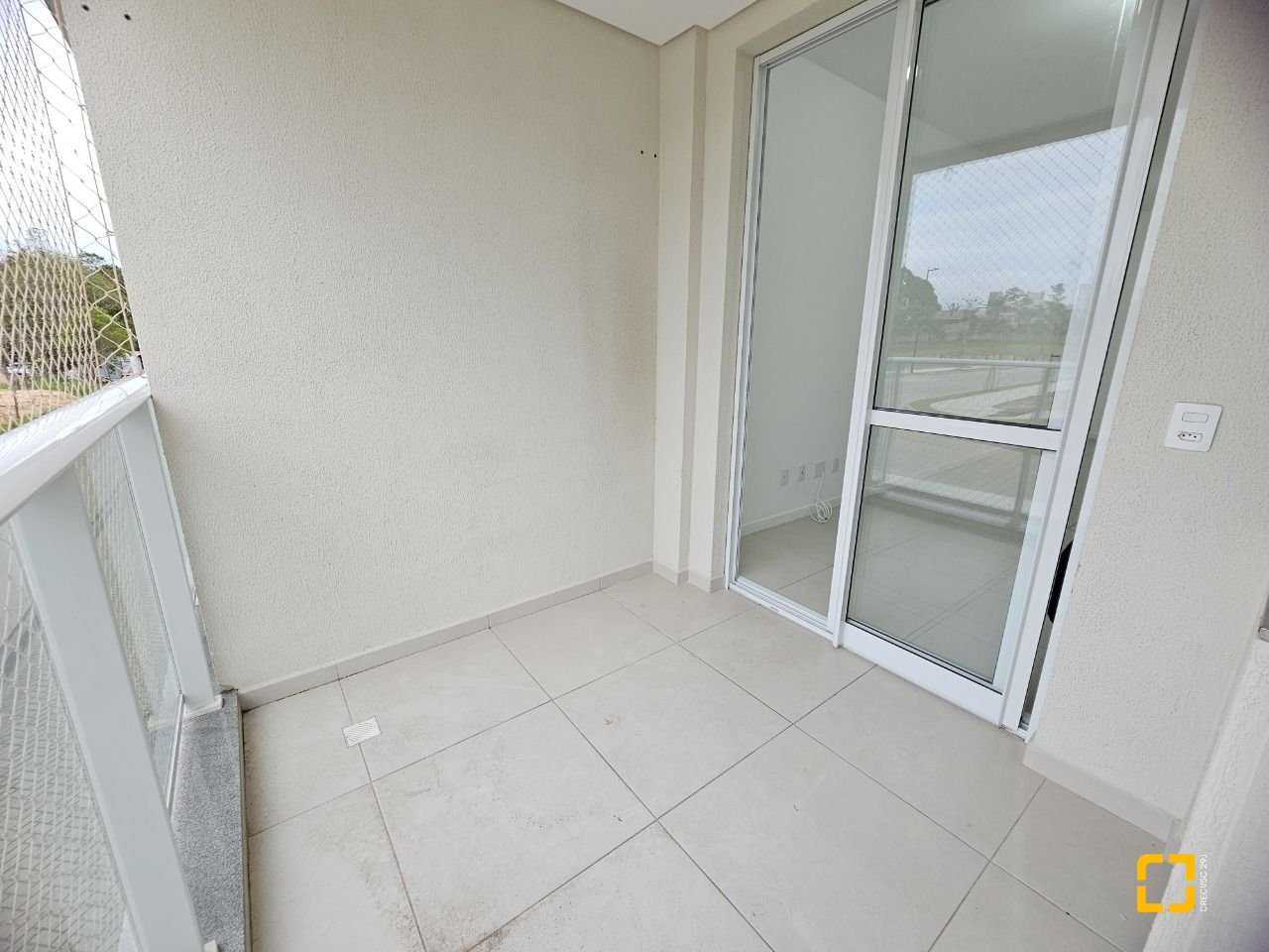 Apartamento com 82m², 4 quartos (sendo 1 suíte), 2 garagens, no bairro Campeche em Florianópolis