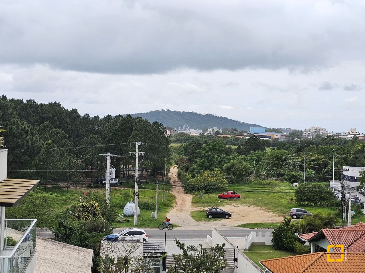 Apartamento com 82m², 4 quartos (sendo 1 suíte), 2 garagens, no bairro Campeche em Florianópolis
