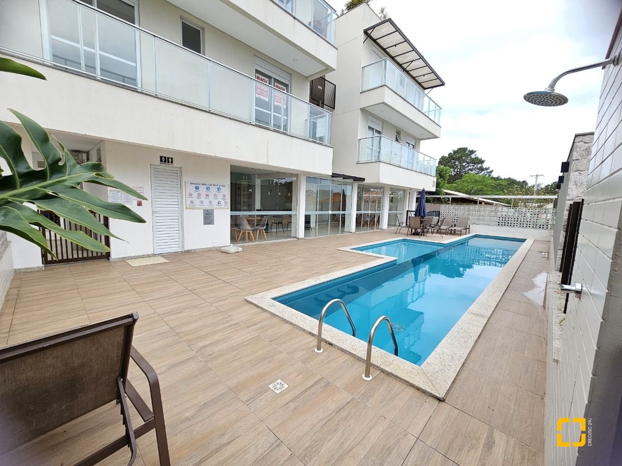 Apartamento com 82m², 4 quartos (sendo 1 suíte), 2 garagens, no bairro Campeche em Florianópolis