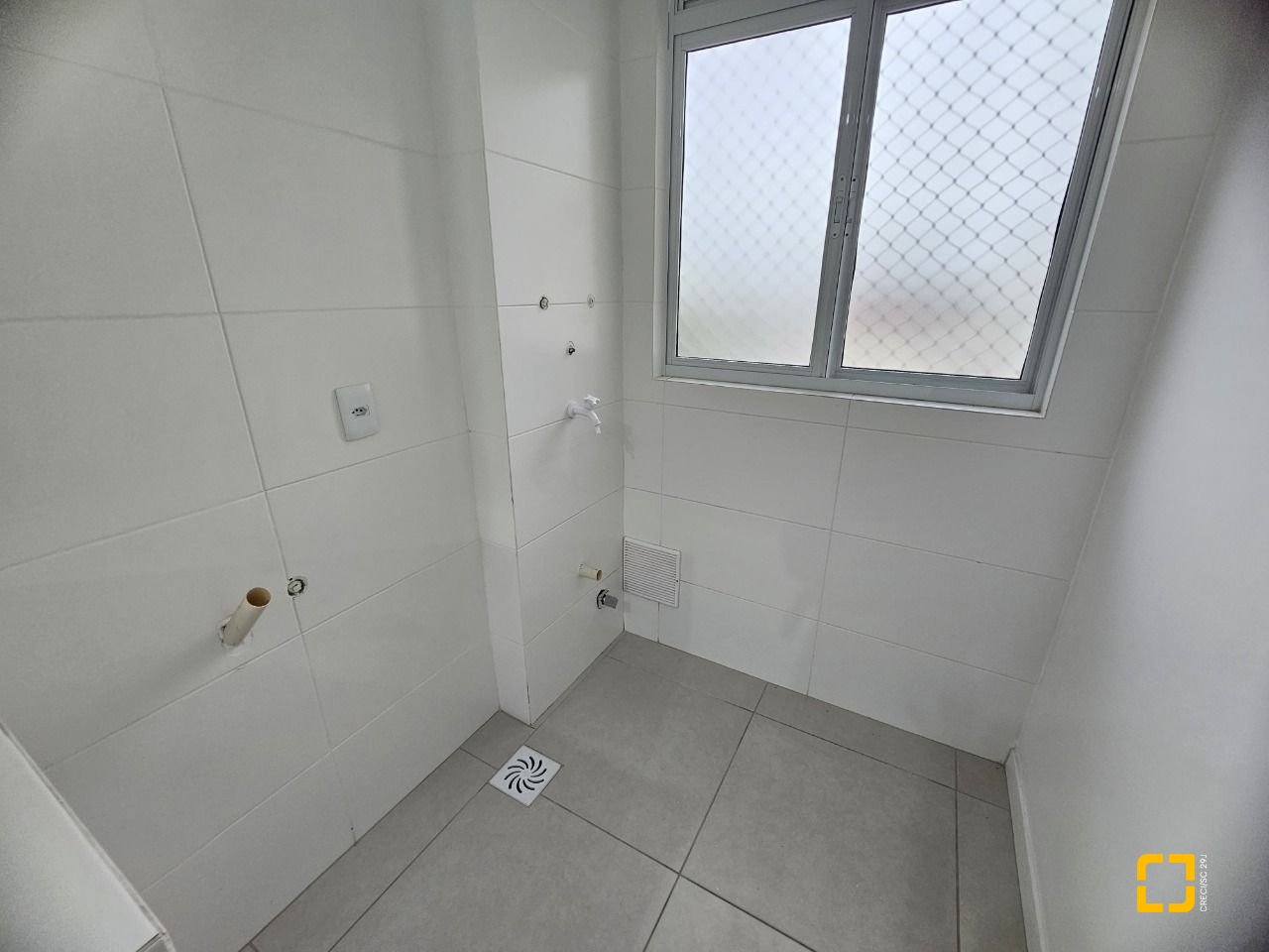 Apartamento com 82m², 4 quartos (sendo 1 suíte), 2 garagens, no bairro Campeche em Florianópolis