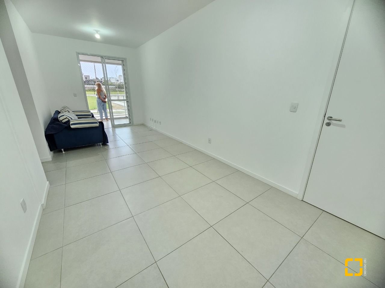 Apartamento com 82m², 4 quartos (sendo 1 suíte), 2 garagens, no bairro Campeche em Florianópolis