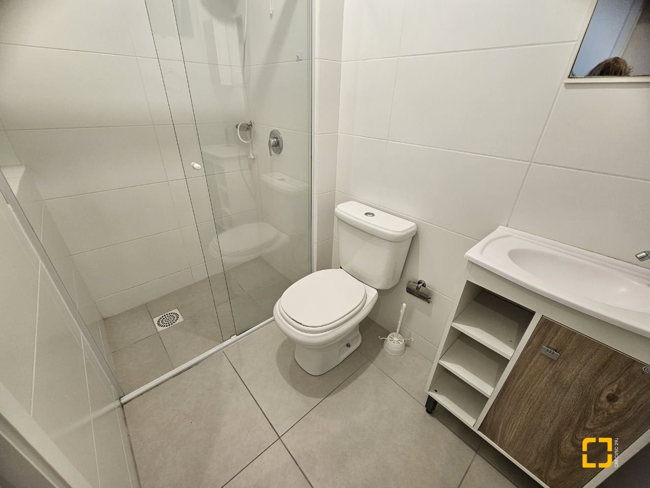 Apartamento com 82m², 4 quartos (sendo 1 suíte), 2 garagens, no bairro Campeche em Florianópolis