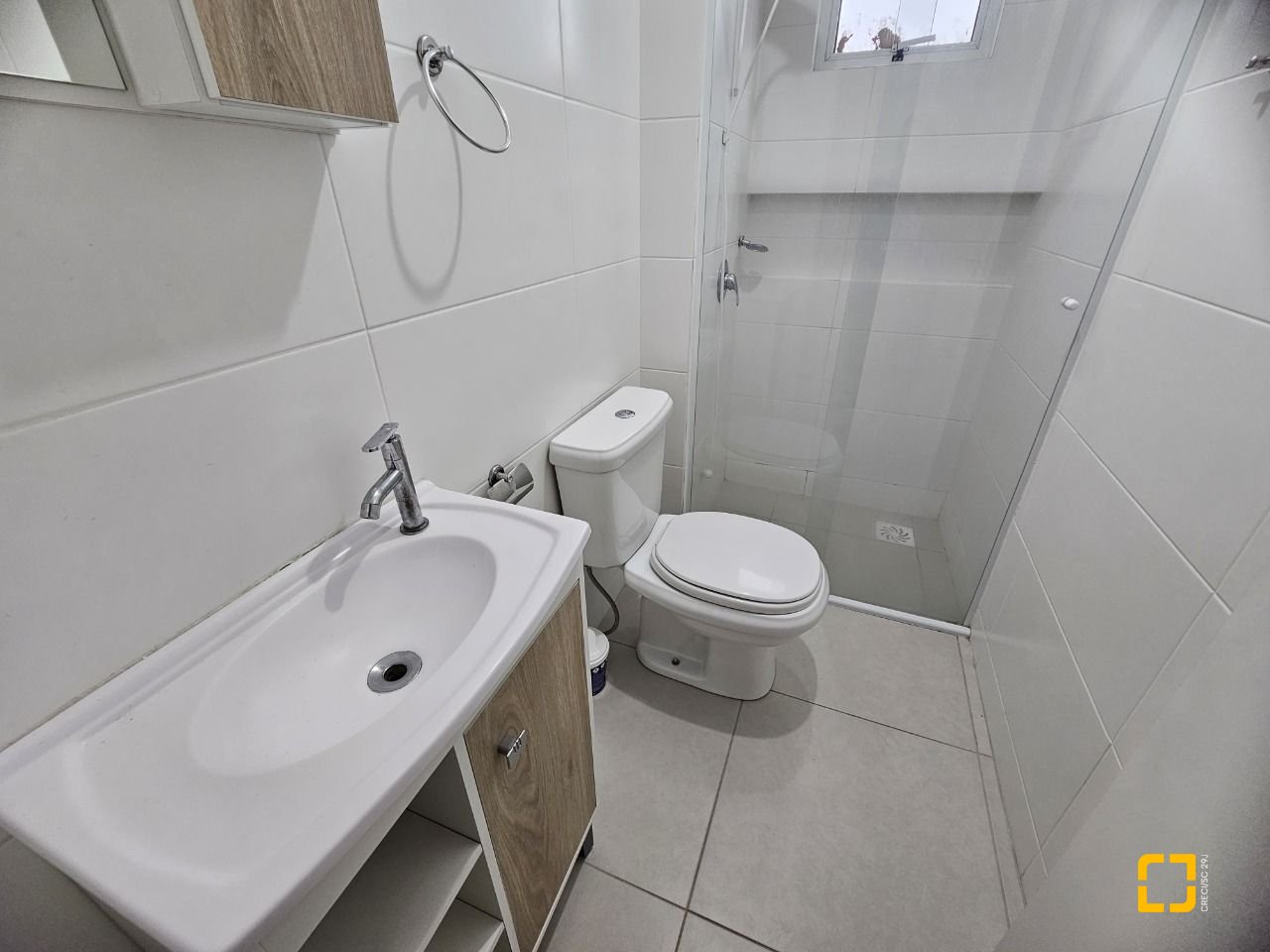 Apartamento com 82m², 4 quartos (sendo 1 suíte), 2 garagens, no bairro Campeche em Florianópolis