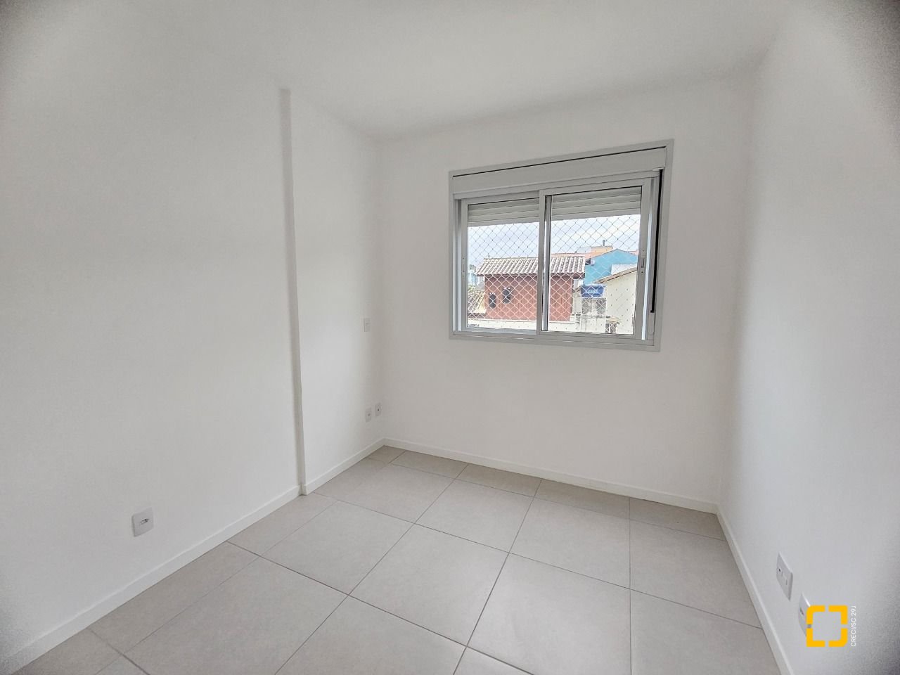 Apartamento com 82m², 4 quartos (sendo 1 suíte), 2 garagens, no bairro Campeche em Florianópolis