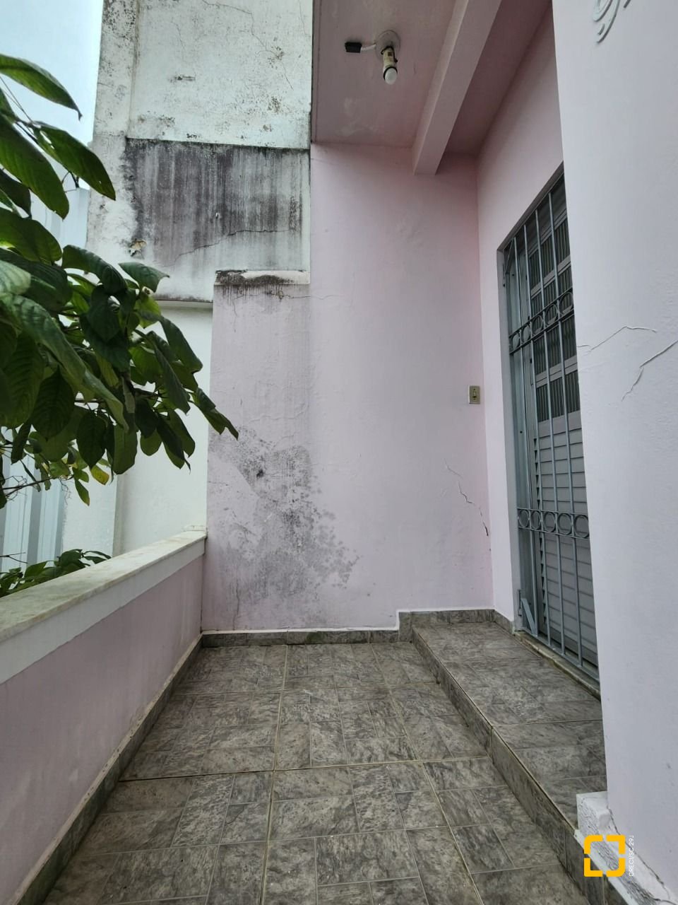 Casa com 105m², 5 quartos, no bairro Estreito em Florianópolis