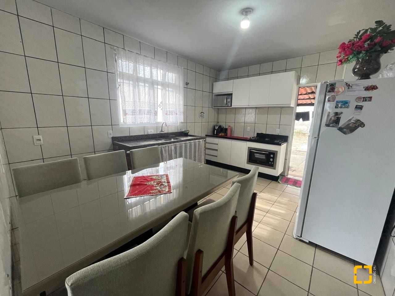 Casa com 64m², 2 quartos, 2 garagens, no bairro Forquilhas em São José