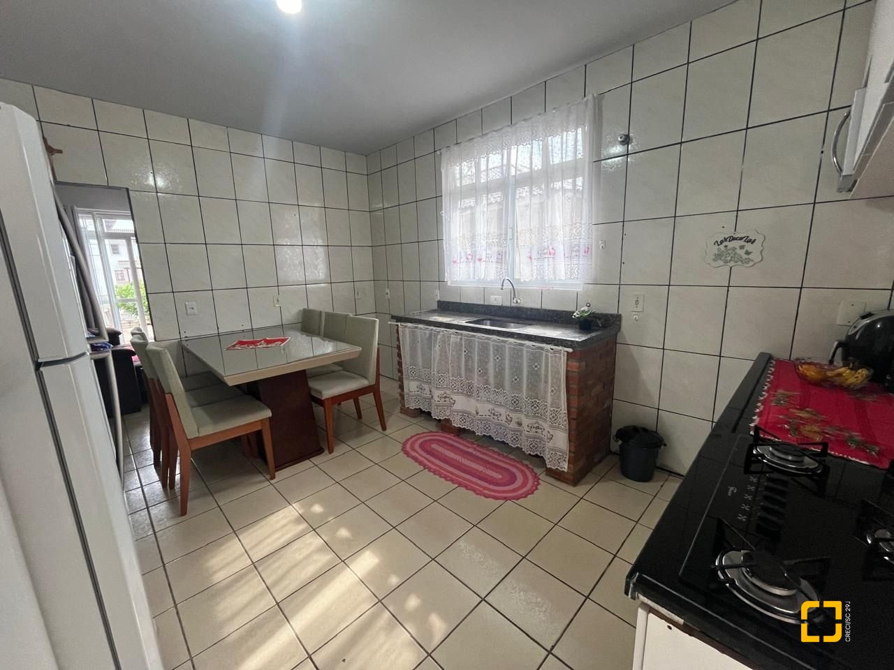 Casa com 64m², 2 quartos, 2 garagens, no bairro Forquilhas em São José