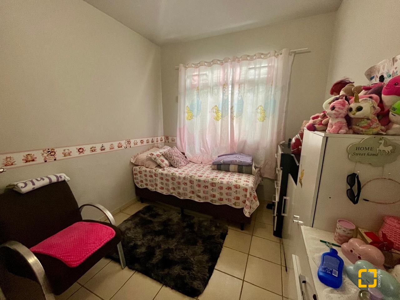 Casa com 64m², 2 quartos, 2 garagens, no bairro Forquilhas em São José