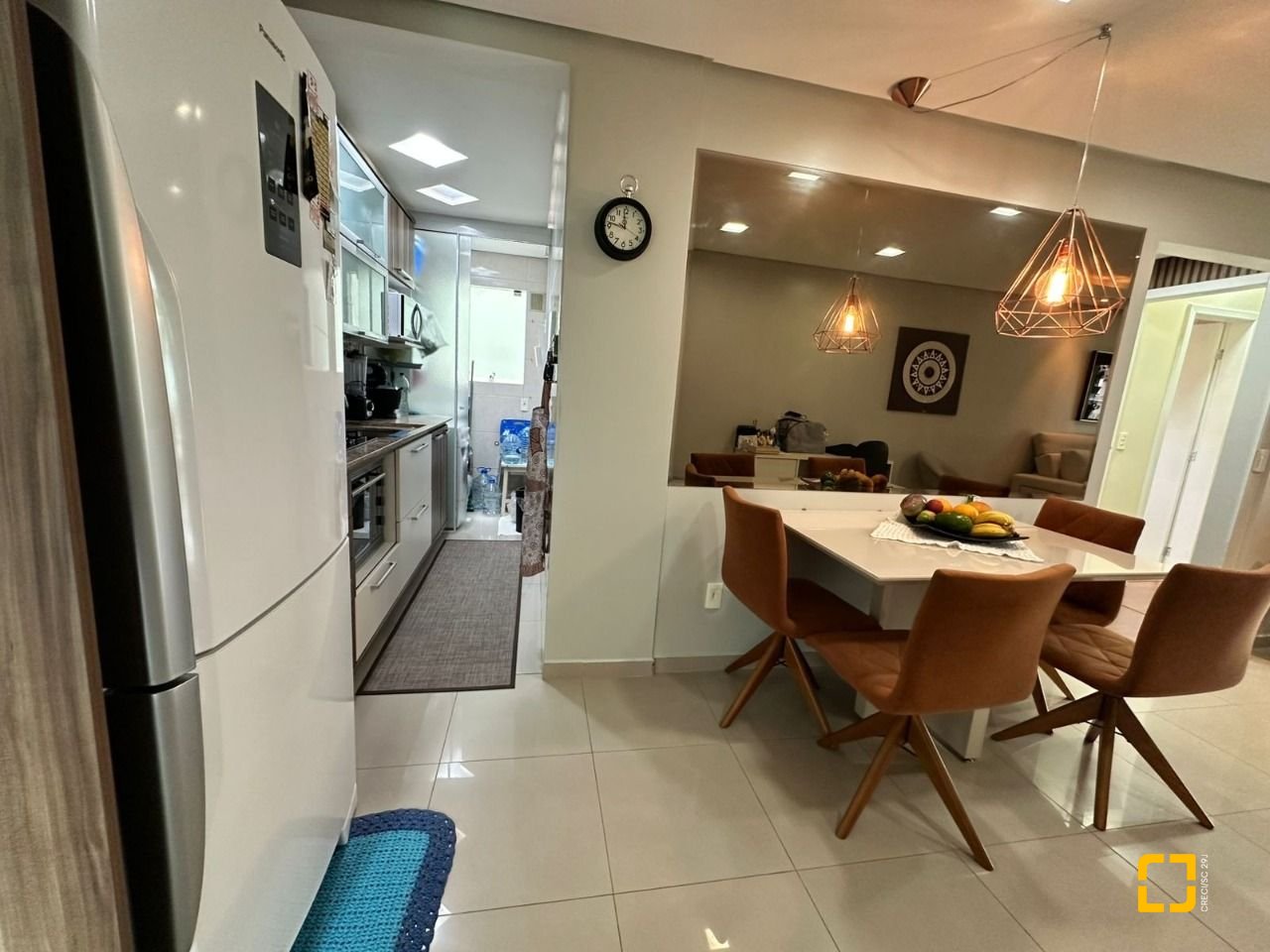 Apartamento com 63m², 2 quartos (sendo 1 suíte), 1 garagem, no bairro Pagani em Palhoça