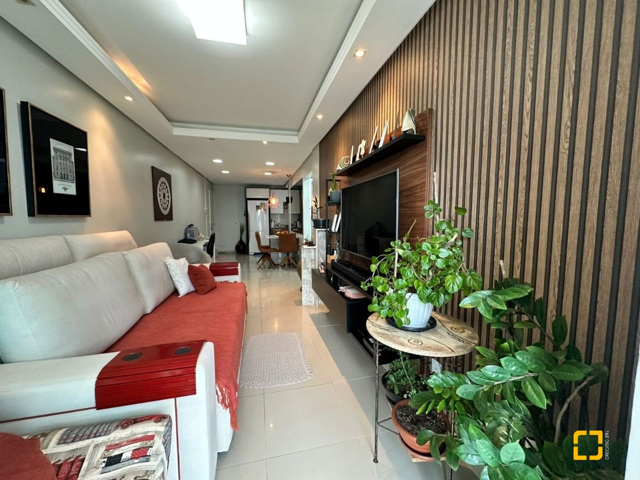 Apartamento com 63m², 2 quartos (sendo 1 suíte), 1 garagem, no bairro Pagani em Palhoça