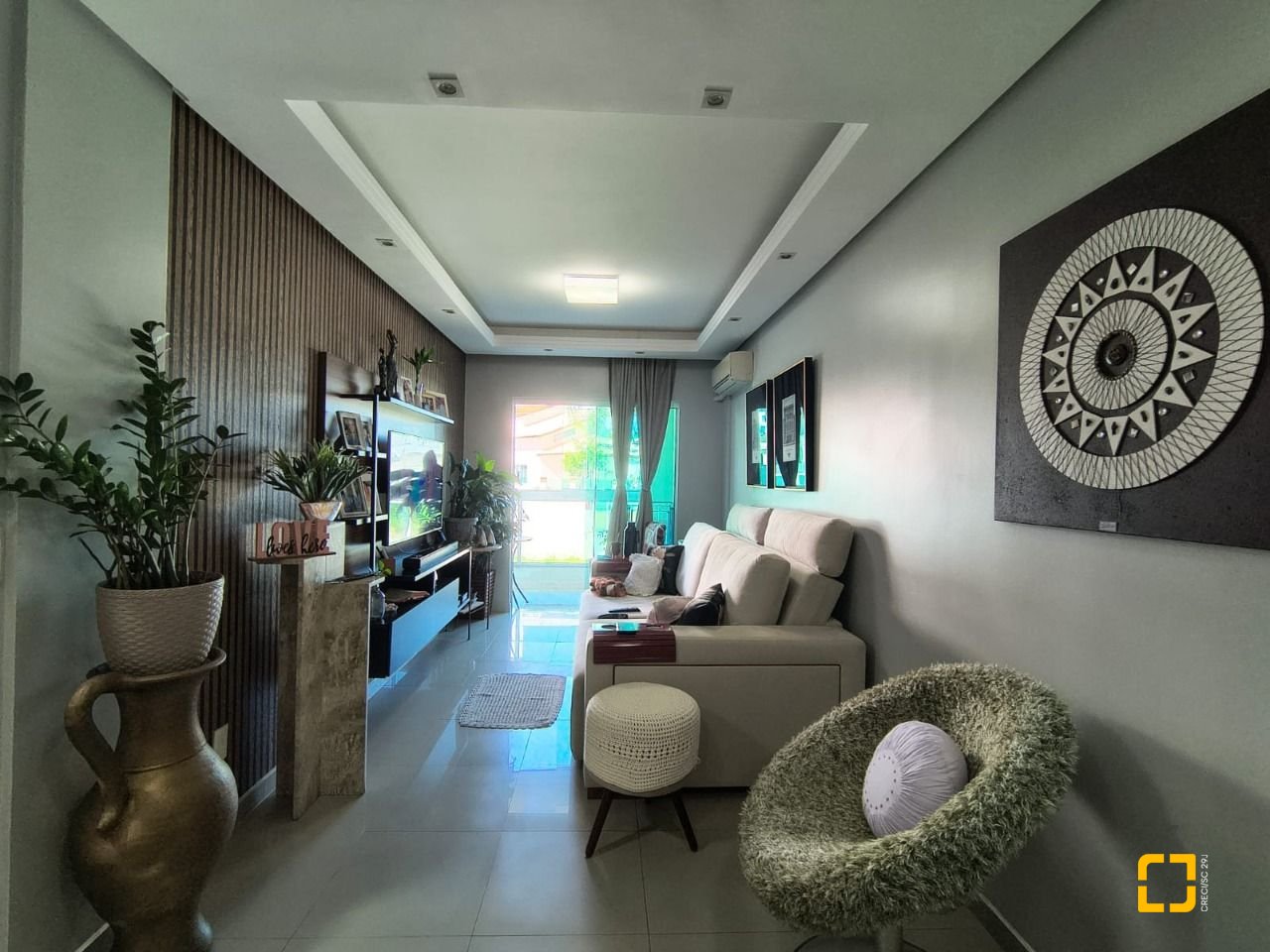 Apartamento com 63m², 2 quartos (sendo 1 suíte), 1 garagem, no bairro Pagani em Palhoça