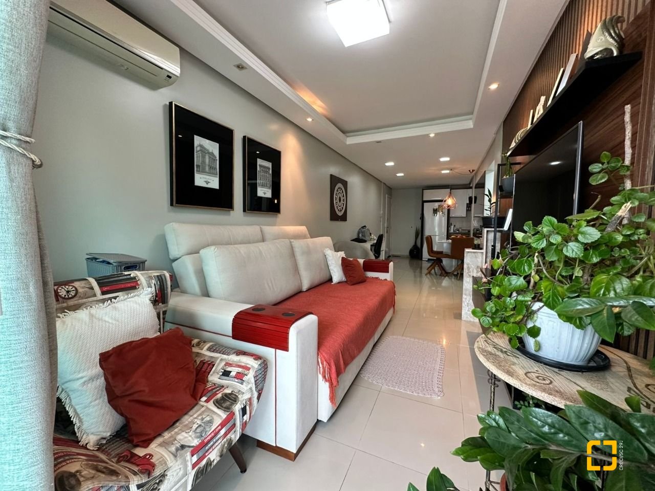 Apartamento com 63m², 2 quartos (sendo 1 suíte), 1 garagem, no bairro Pagani em Palhoça