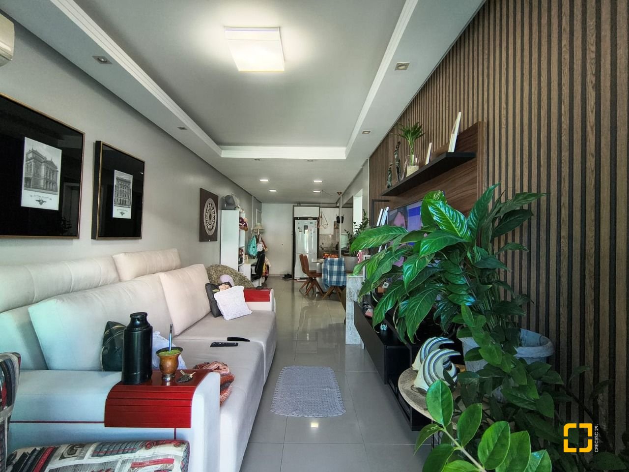 Apartamento com 63m², 2 quartos (sendo 1 suíte), 1 garagem, no bairro Pagani em Palhoça