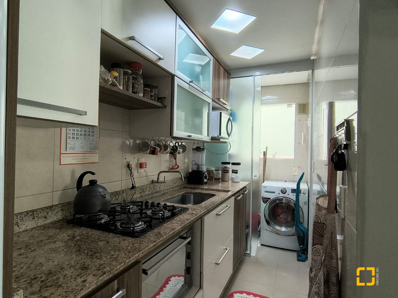 Apartamento com 63m², 2 quartos (sendo 1 suíte), 1 garagem, no bairro Pagani em Palhoça
