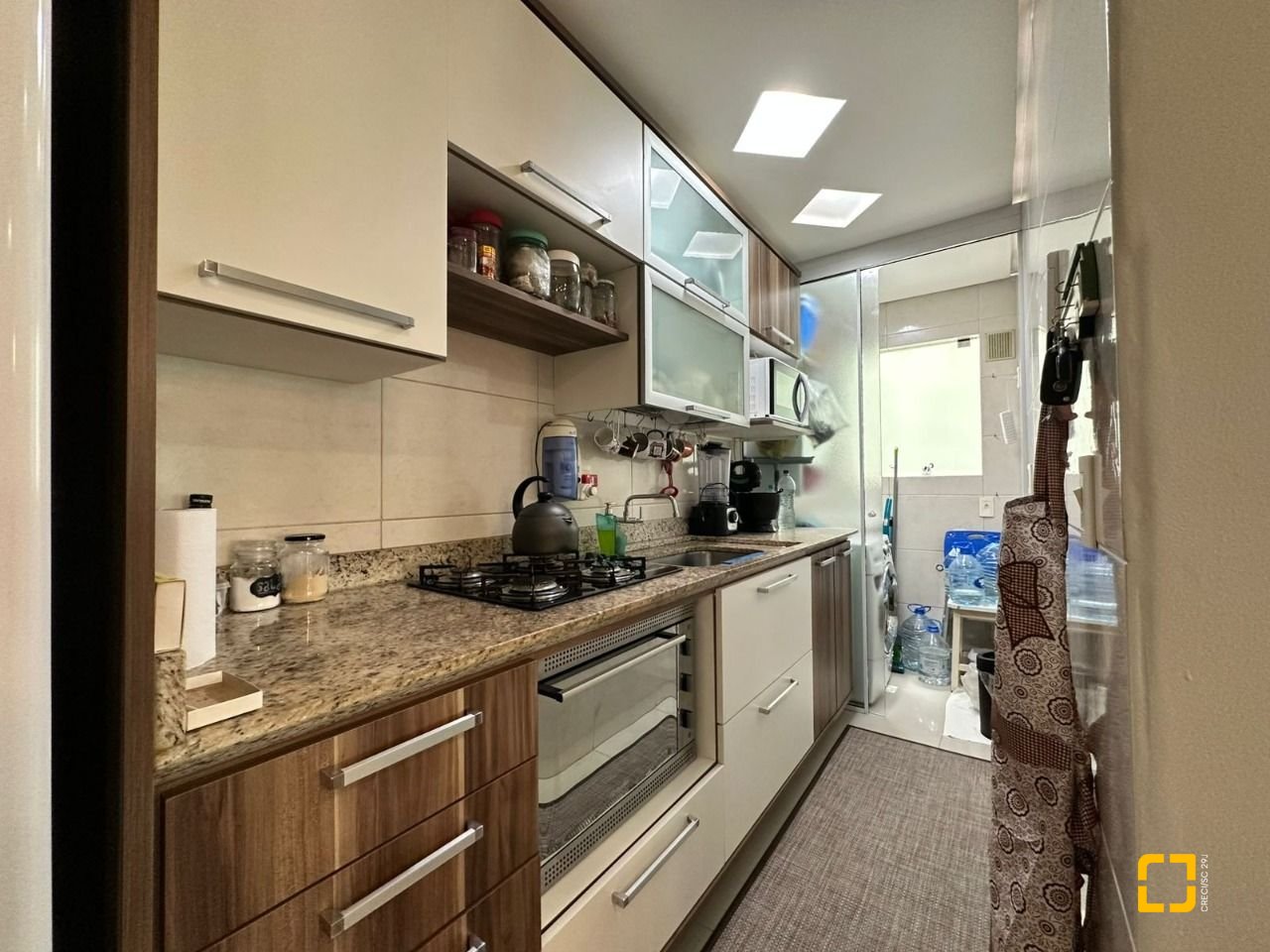 Apartamento com 63m², 2 quartos (sendo 1 suíte), 1 garagem, no bairro Pagani em Palhoça