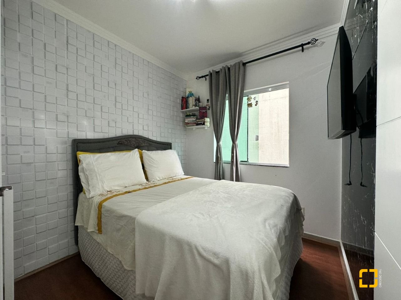 Apartamento com 63m², 2 quartos (sendo 1 suíte), 1 garagem, no bairro Pagani em Palhoça