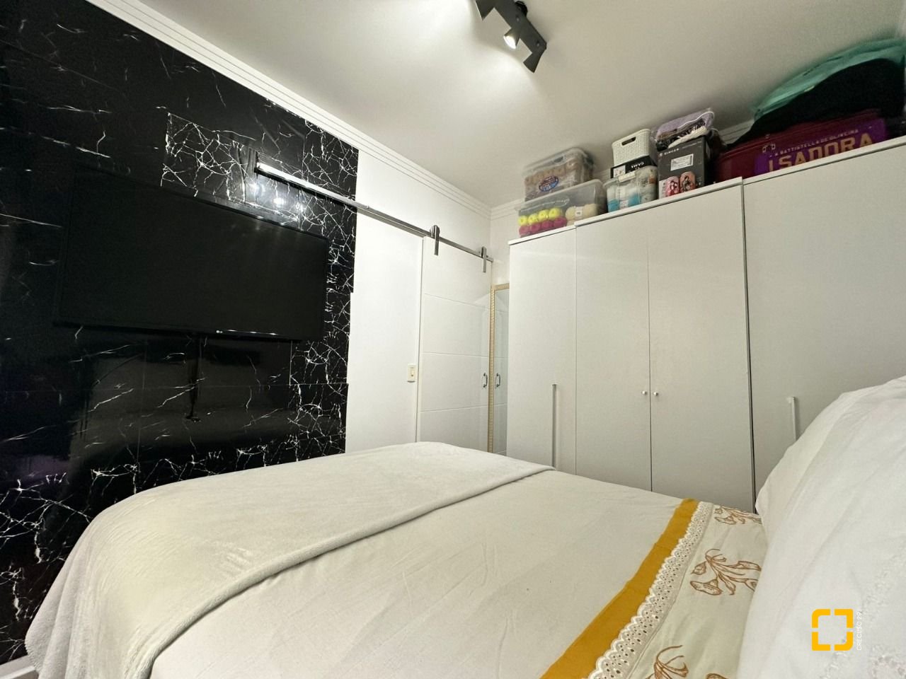 Apartamento com 63m², 2 quartos (sendo 1 suíte), 1 garagem, no bairro Pagani em Palhoça