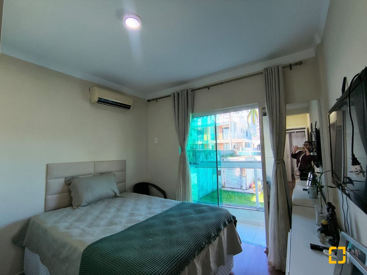 Apartamento com 63m², 2 quartos (sendo 1 suíte), 1 garagem, no bairro Pagani em Palhoça