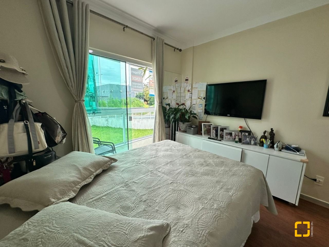 Apartamento com 63m², 2 quartos (sendo 1 suíte), 1 garagem, no bairro Pagani em Palhoça