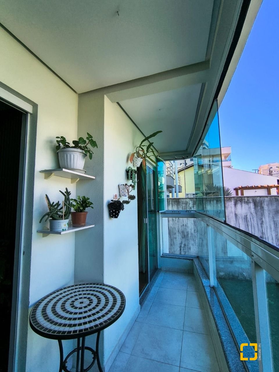 Apartamento com 63m², 2 quartos (sendo 1 suíte), 1 garagem, no bairro Pagani em Palhoça